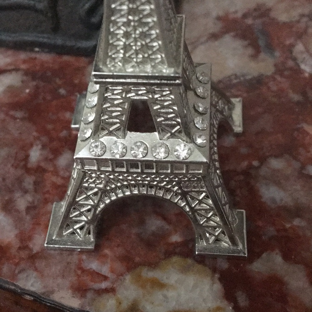 Mini Eiffel Tower. - Picture 5 of 6